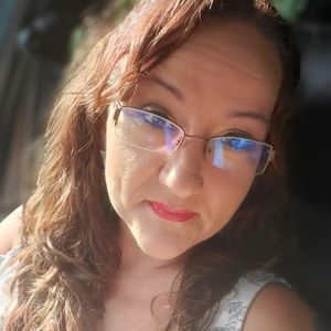 Meet your Posher, Debralee